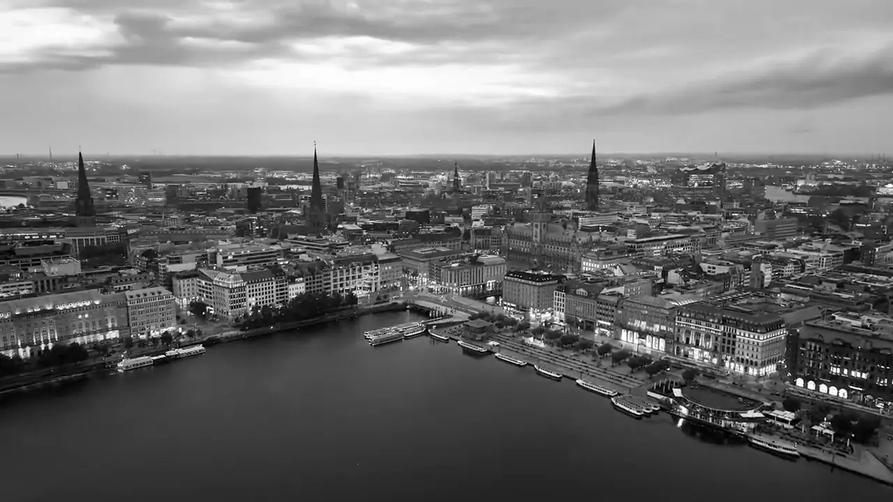 Luftaufnahme von Hamburg mit Binnenalster